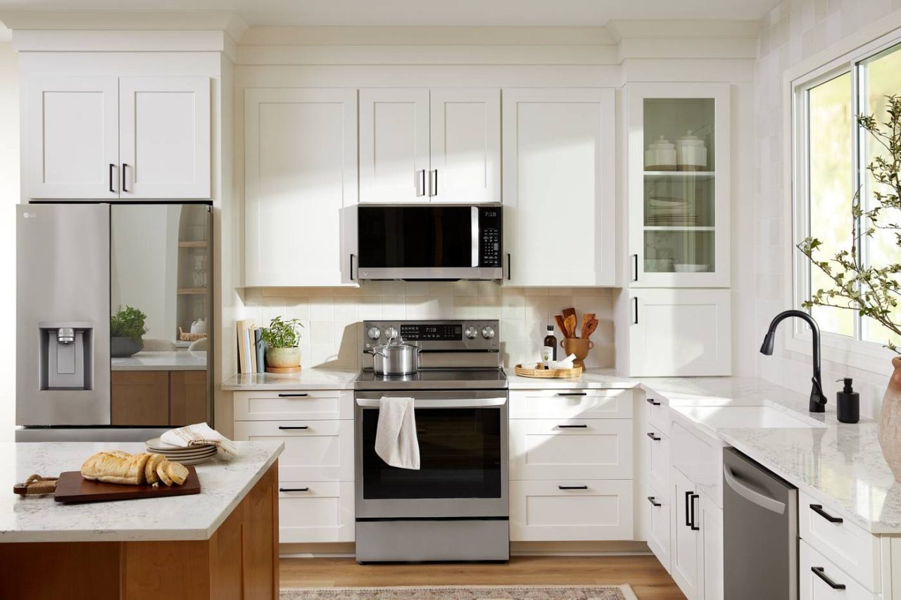 Commercial photograph of bright, modern kitchen.